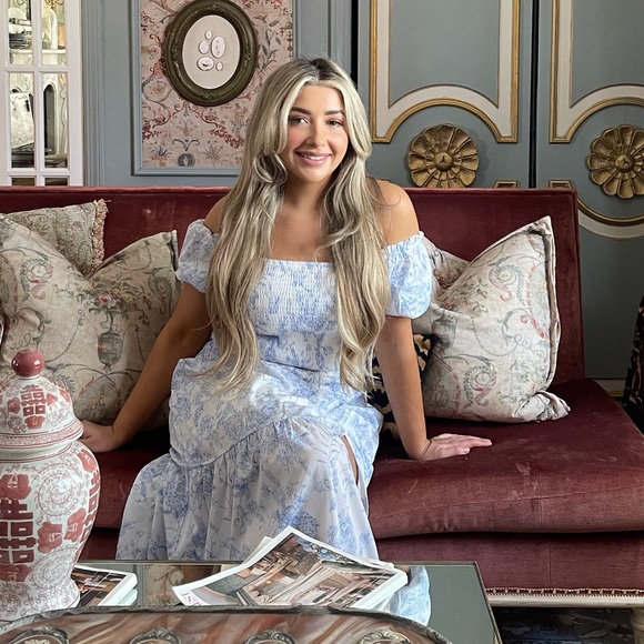 Meet your Posher, Paige - Picture 1 of 1